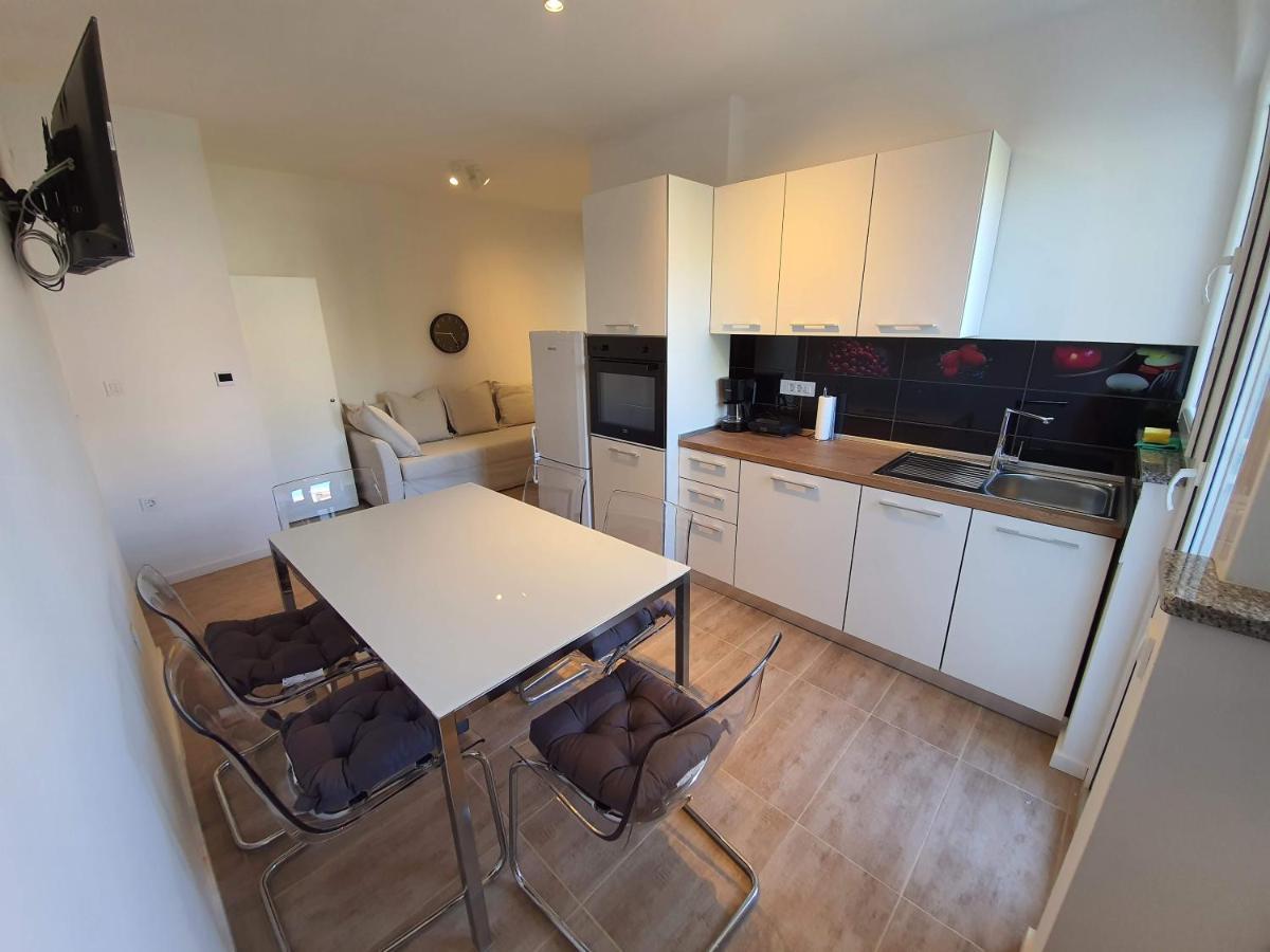 מאלי לוסיניי Apartment Gordon מראה חיצוני תמונה